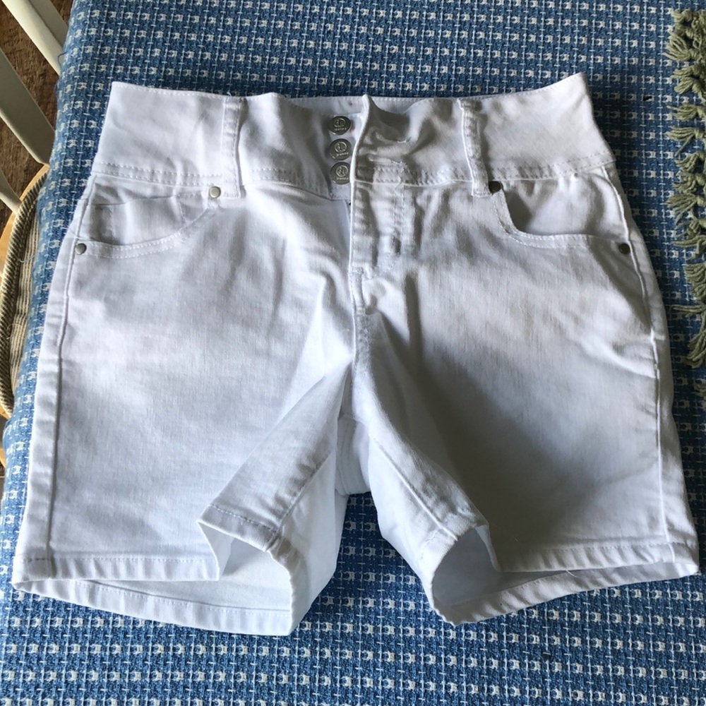 D.jeans white shorts